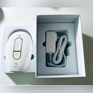 Lumi Permanent RoseSkinCo Hair Removal Device with Charger New Open the Box